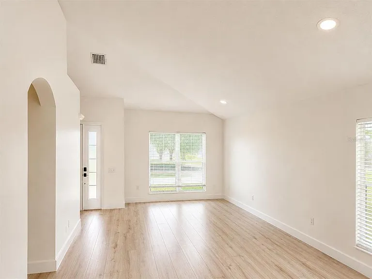 5704 Grindstone Loop — Photo 6
