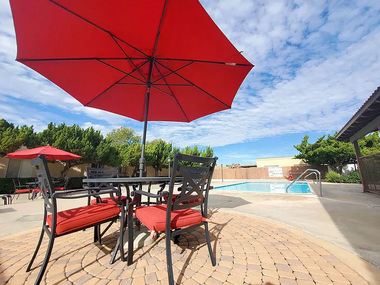 Portofino Apartments — Photo 17