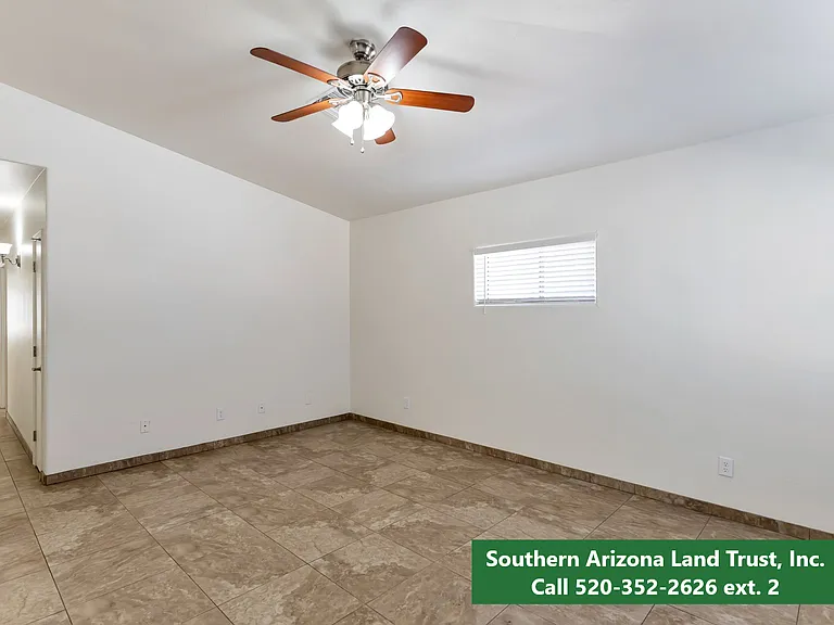 1935 W Banks Grove Pl — Photo 12