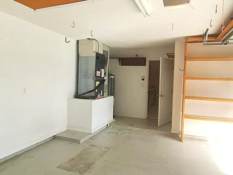 16 Lloshire Path — Photo 30
