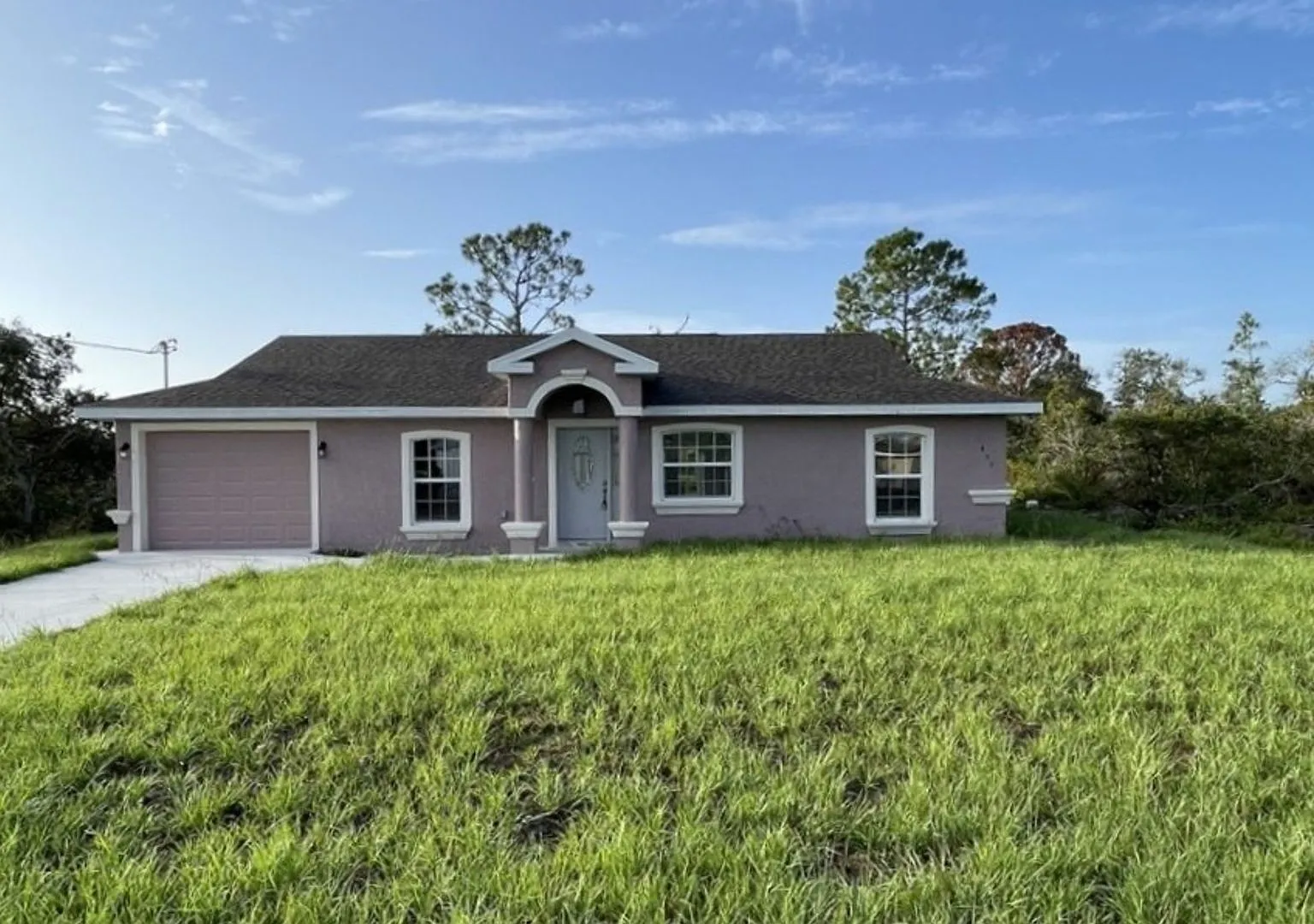 3/2/1 Single Family Home Available Cozy, Peaceful Living in Lake Placid — Photo 1