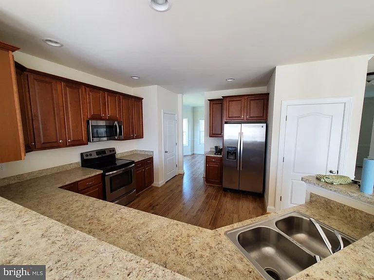 233 Kanter Dr — Photo 7