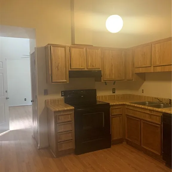 432 Edgewater Rd — Photo 8