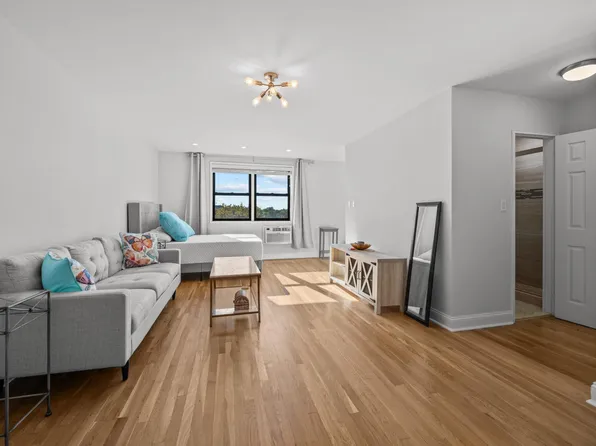 84-09 155th Avenue image 4 of 10