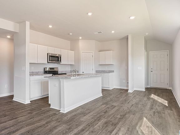 4th image of 90 Stagecoach Rd