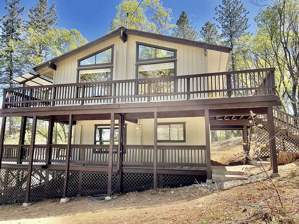 13232 Rocky Ln