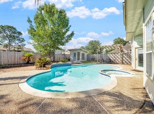 7042 River Garden Dr, Houston, TX 77095