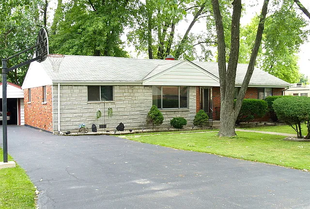 8038 S 83rd Ave photo 1