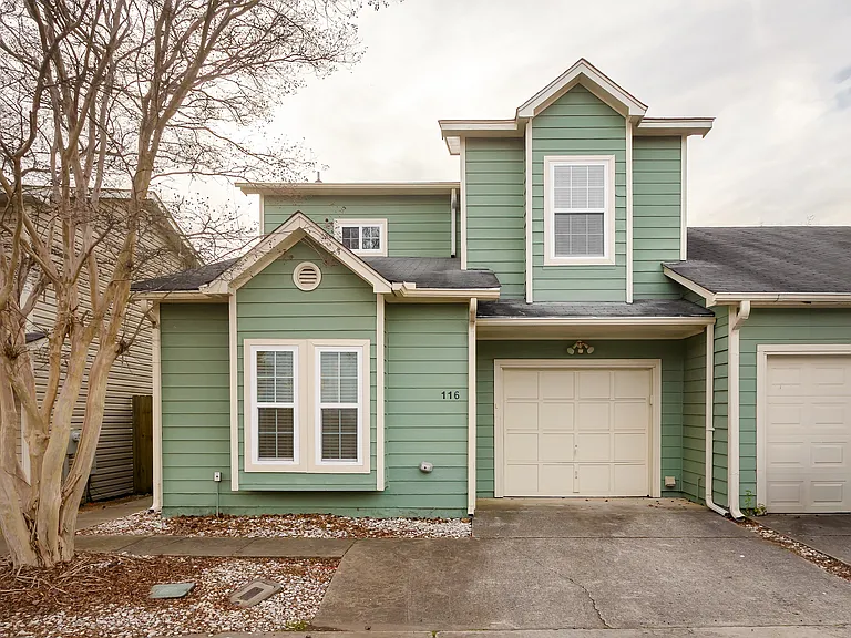 116 Bridletrace Ln — Photo 1