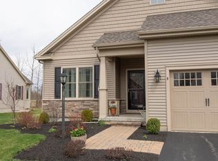 8 Whitney Dr, Mechanicville, NY 12118