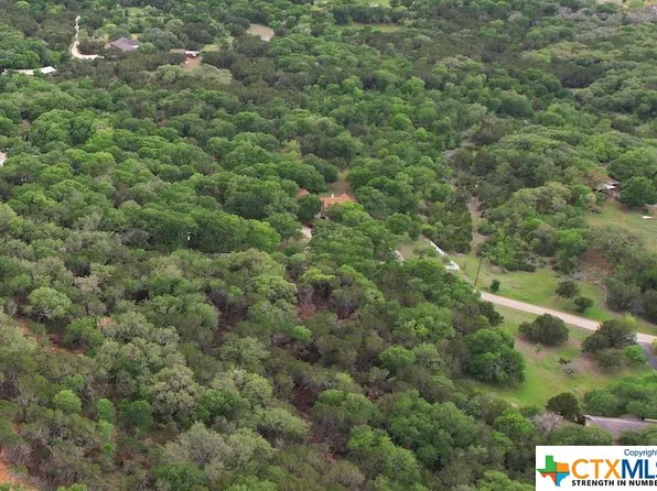 110 Deertrail Dr, San Marcos, TX 78666