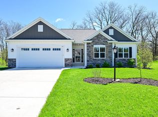 907 Foxwalk Dr, Waterford, WI 53185