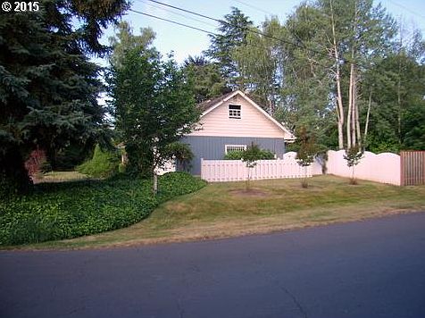 4th image of 795 NE 6th Ave