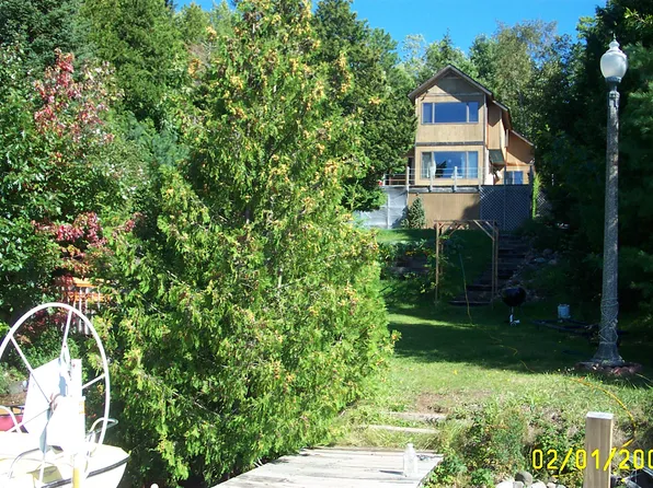 47001 N Lower Point Mills Rd, Dollar Bay, MI 49922