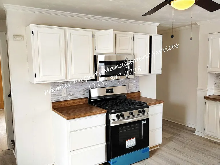 200 Jarvis St — Photo 9
