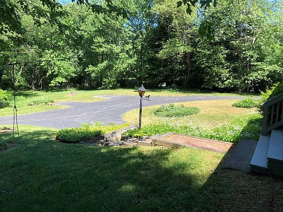 3rd image of 37 Whiteford Dr