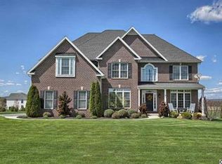 5 Ridge Dr, Carlisle, PA 17015