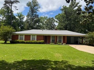 421 McMinn Cir, Louisville, MS 39339
