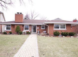8334 Gross Point Rd, Morton Grove, IL 60053