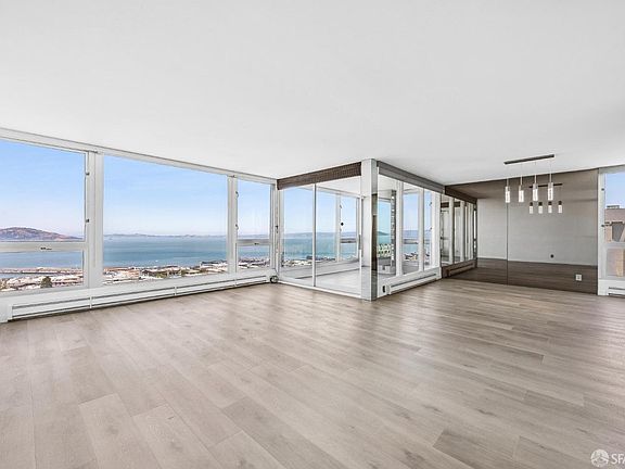 3rd image of 1070 Green St APT 1001