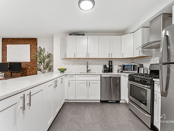 4th image of 355 W 20th St #G1