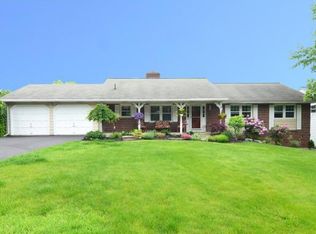 42 Pembroke Dr, Endicott, NY 13760