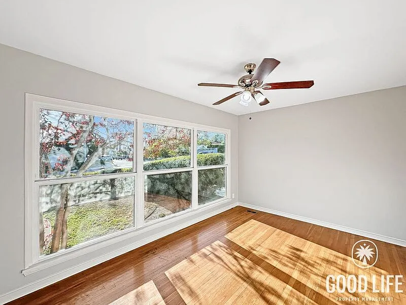 4 bed, 2.0 bath, 2037 sqft, $5,600 — Photo 2
