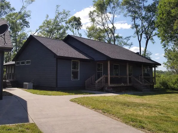 606 Jasper Ave NE, Mitchellville, IA 50169