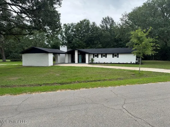 126 Huntington Dr, Picayune, MS 39466