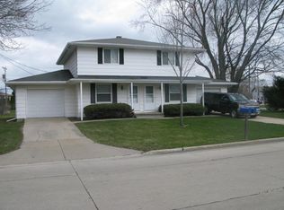 412 N Cambridge Dr, Appleton, WI 54915