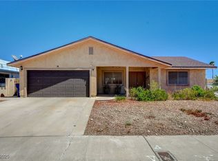 221 Thunder St, Las Vegas, NV 89145