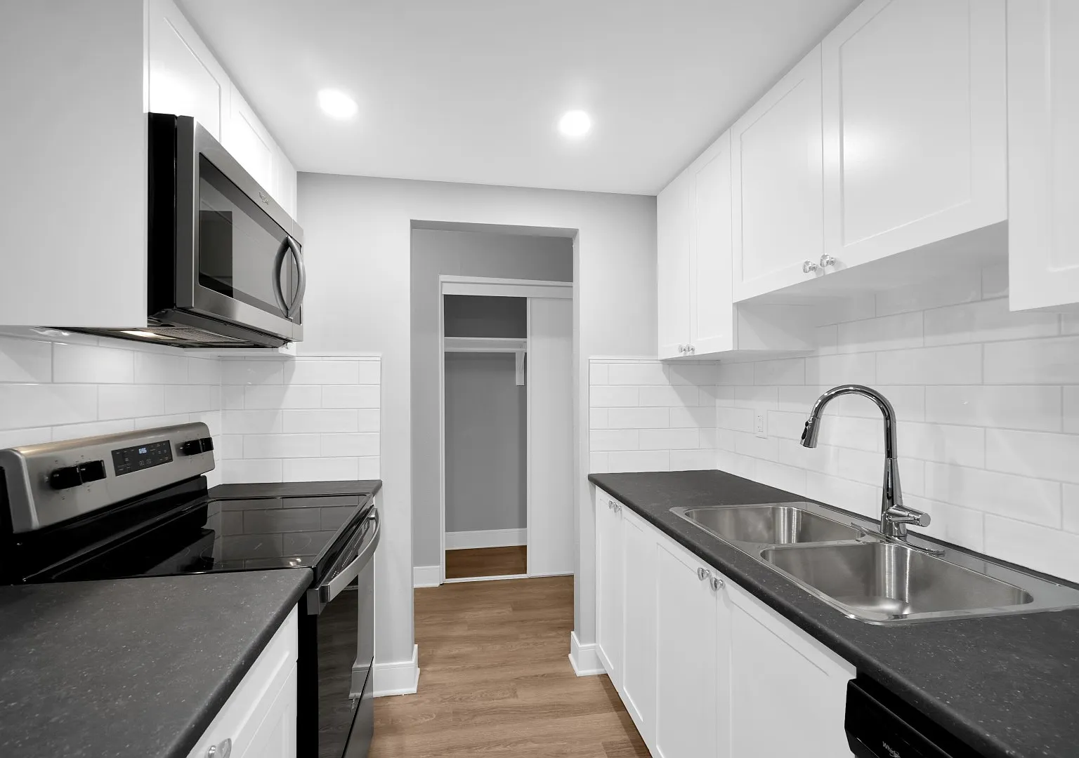 555 Shaw Avenue — Photo 1
