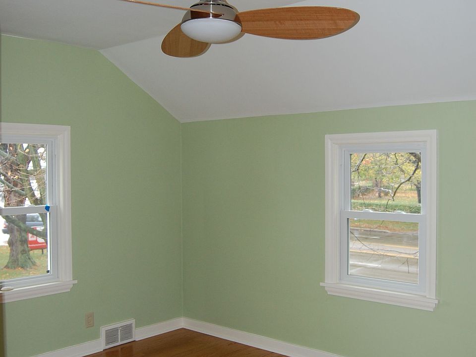 2nd image of 127 W Stroop Rd