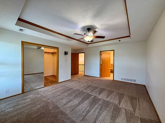 5th image of 6022 S 161st St