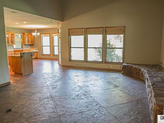 3rd image of 323 Cheniere Hills Dr