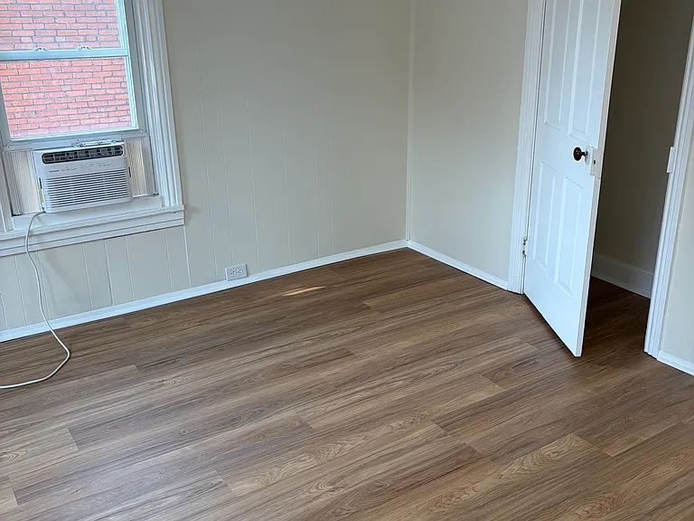 227 Bridge St #B — Photo 7