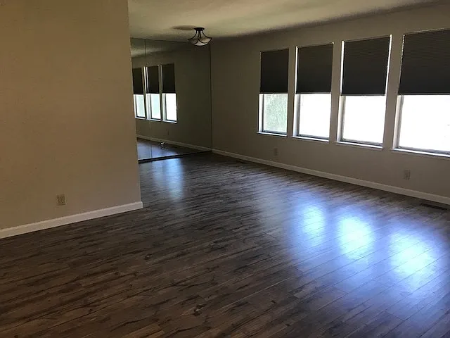 870 Briargreen Ct — Photo 2