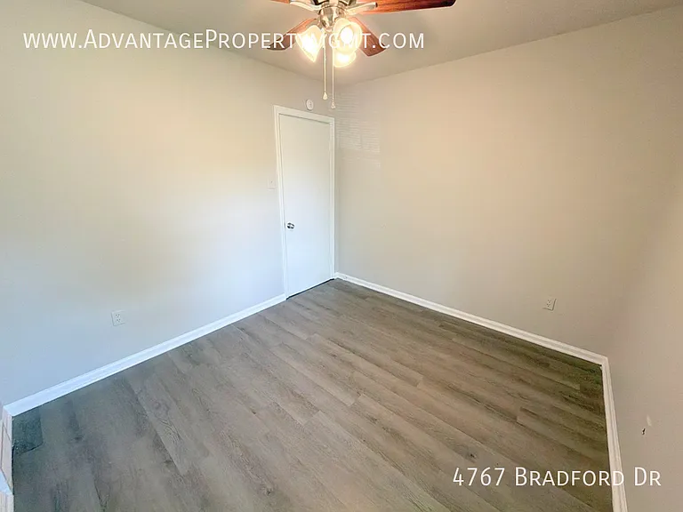 4767 Bradford Dr — Photo 18