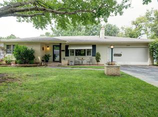 2239 S Maryland Ave, Springfield, MO 65807