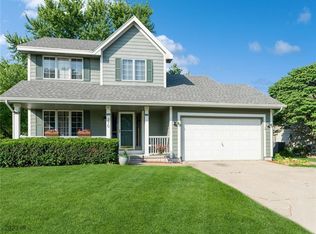 270 Melrose Dr, Waukee, IA 50263