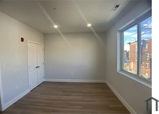 2 bed, $1,814 — Photo 4