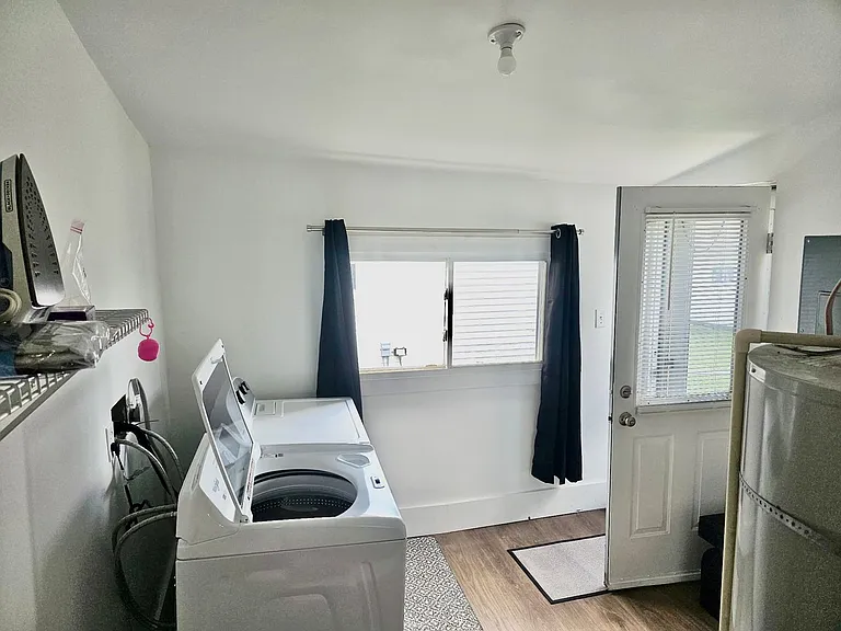621 N Carver St — Photo 21