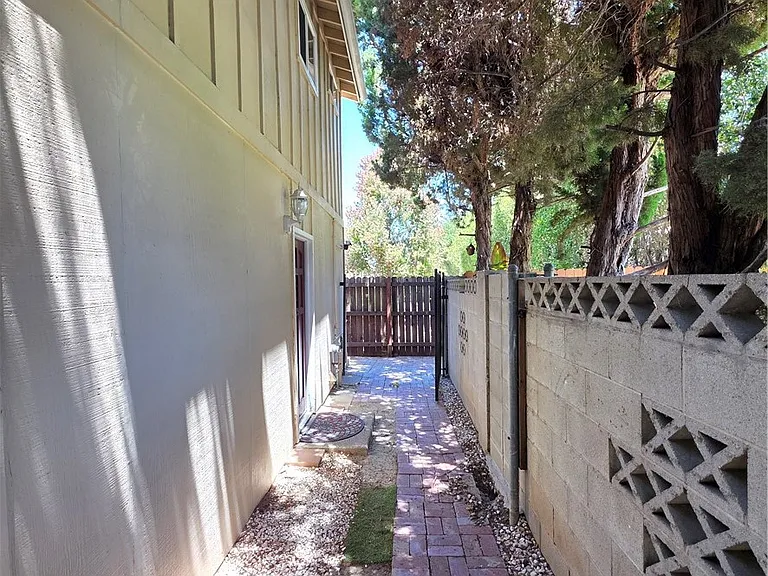 5432 Woodlake Ave N — Photo 3