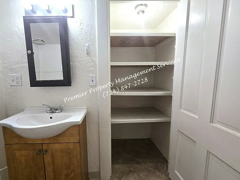 125 N Chestnut St #1/2 — Photo 24