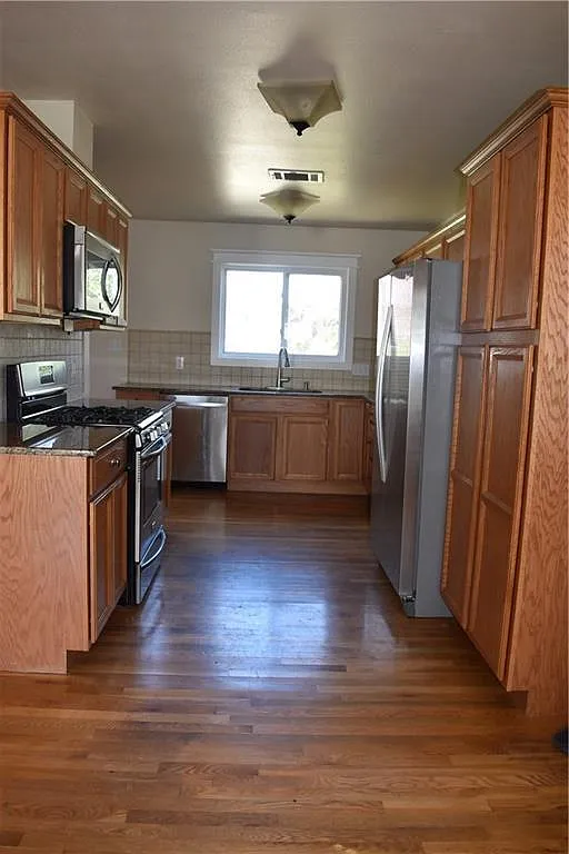 2 bed, 2.0 bath, 1270 sqft, $2,990 — Photo 4