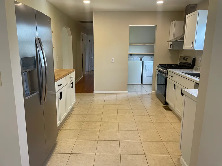 421 Harpold Ave — Photo 6
