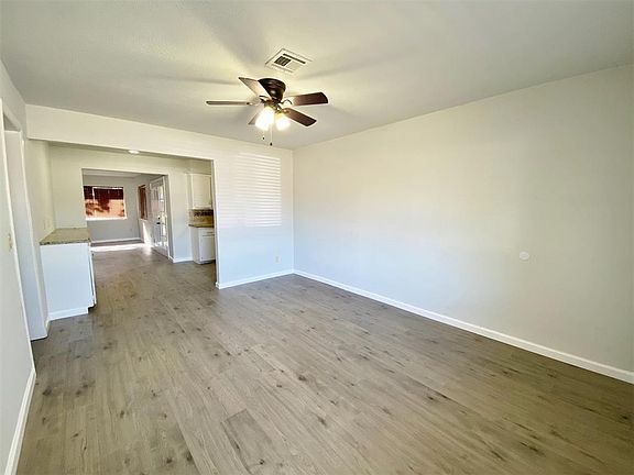 4th image of 709 N Dallas Ave