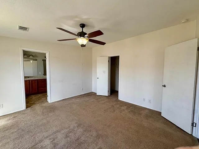 2401 W Covey Ln — Photo 10