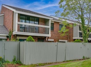 59 Meadowood Dr, Stoughton, MA 02072