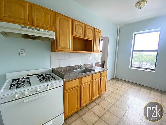 1st image of 29-22 Hoyt Ave S #43